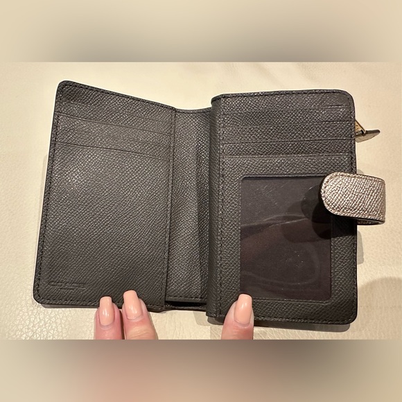 COACH Gold Wallet NWOT - Picture 4 of 5